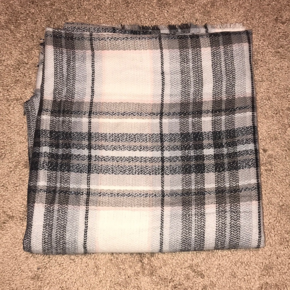 Steve Madden Scarf/Shawl